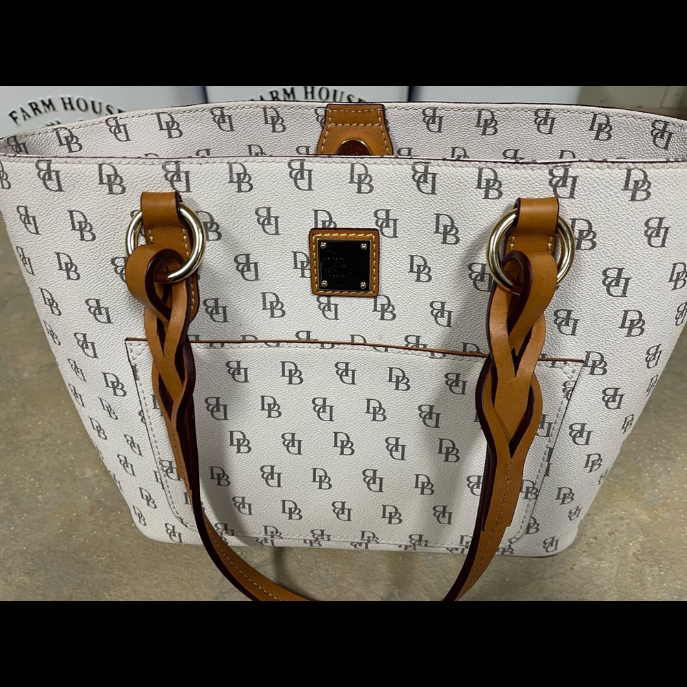 Dooney and Bourke tote